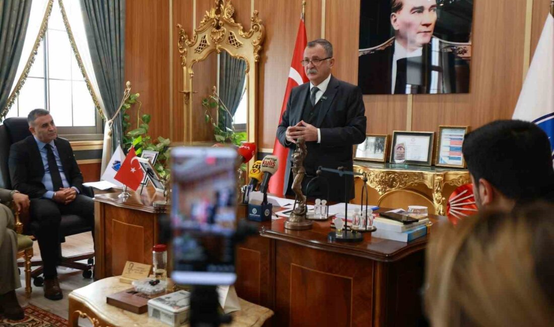 Yunusemre Belediye Başkanı Semih