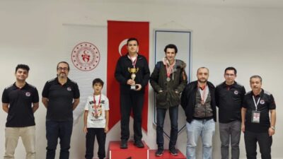 Yunusemre Belediyespor’un başarılı satranç sporcusu