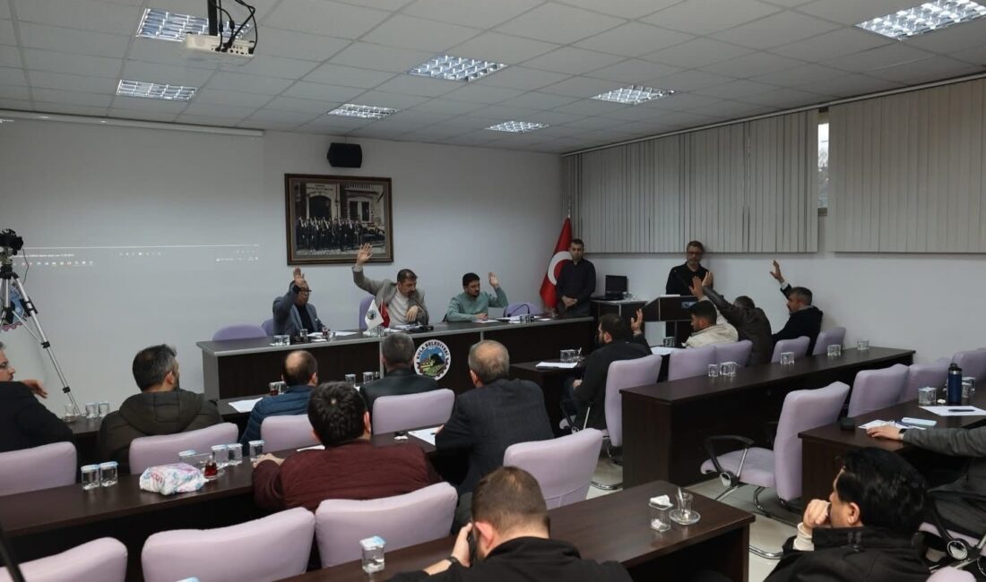 Kula Belediye Meclisi’nde, belediyeye