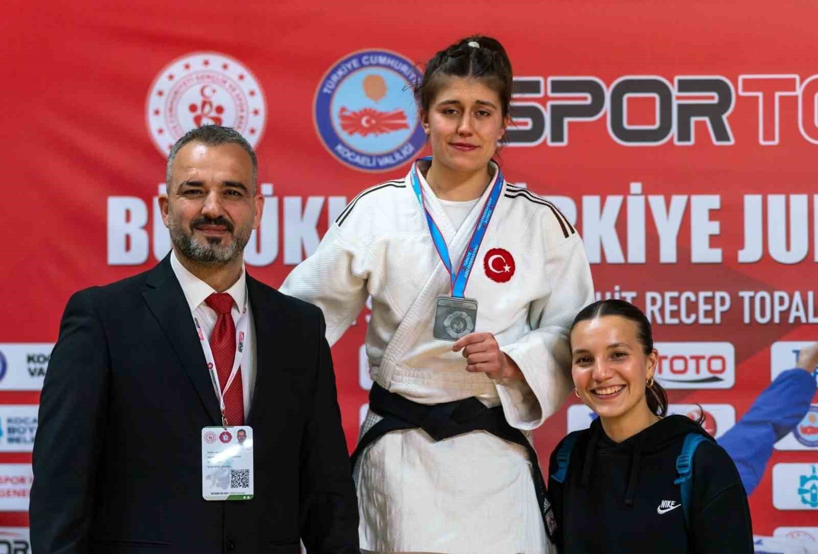 Yunusemreli judoculardan 2 önemli madalya