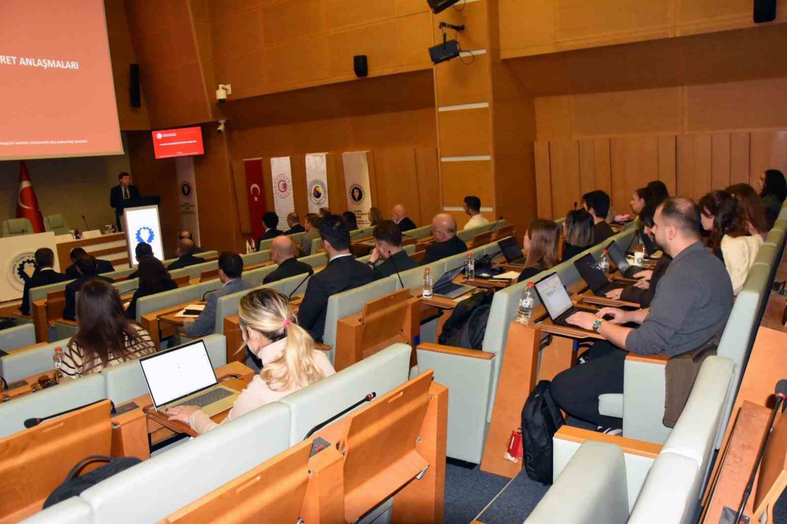 Manisa TSO’da ihracatçılar bilgilendirildi