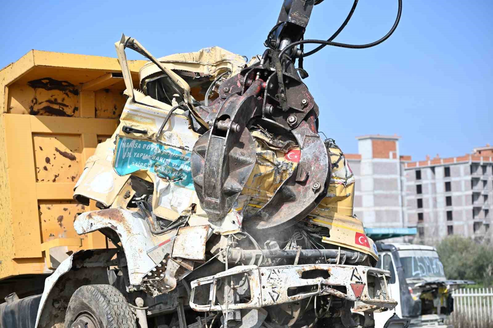 Manisa’da hurda ve sahipsiz araçlar MKE’ye sevk edildi