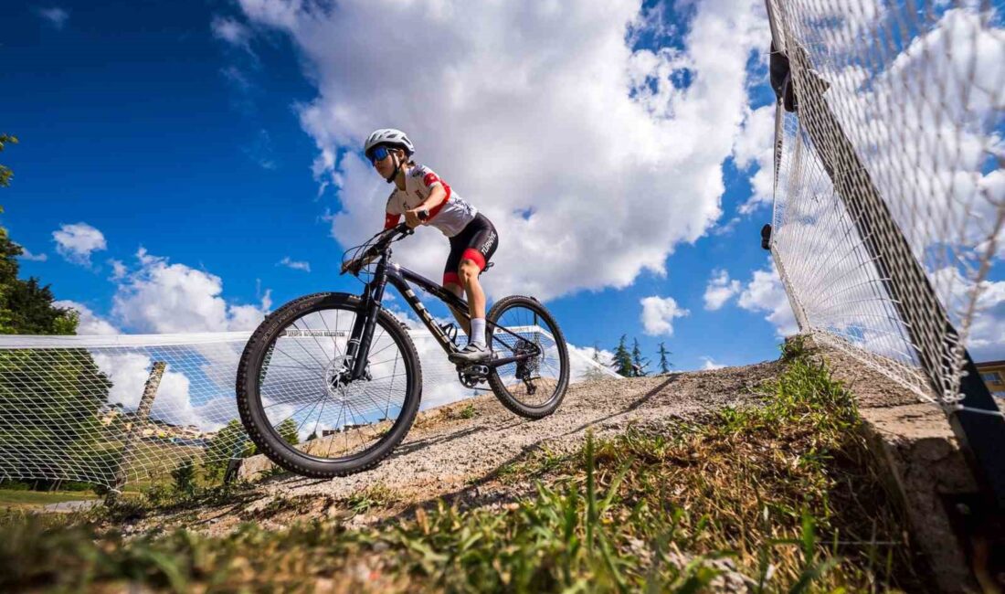 Akhisarlı milli sporcu Nazife Tunçel,