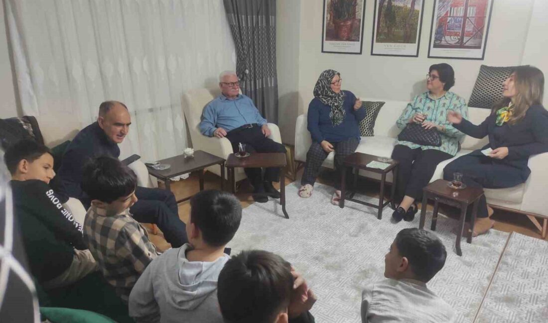 Manisa Valisi Vahdettin Özkan