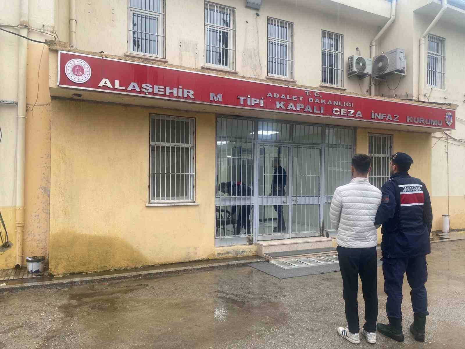 Alaşehir’de 5 bin 96 adet sentetik hap ele geçirildi