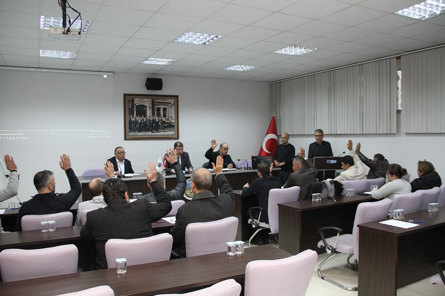 Kula Belediye Meclisi’nde 2025 faaliyet raporu reddedildi