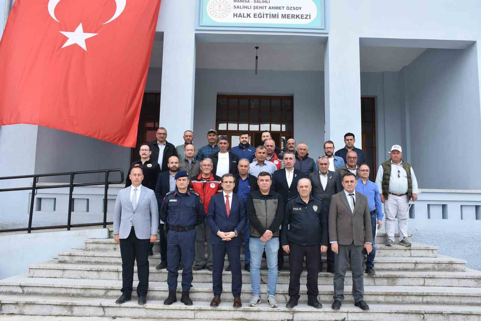 Salihli’de gönüllülere orman yangını eğitimi