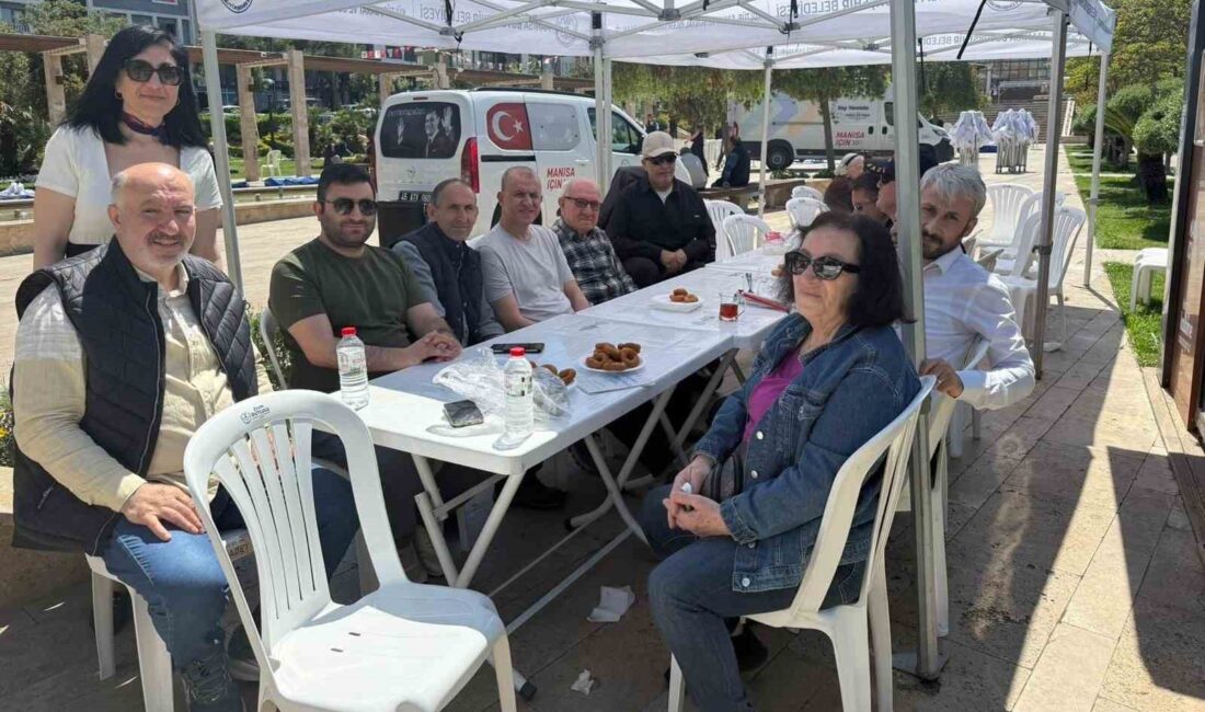 Manisa’da, Şehit Mehmet Savunmaz’ın annesi
