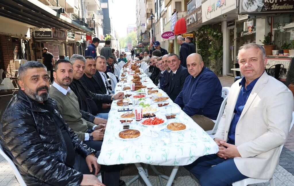 Şehzadeler Belediyesi’nin Çimentepe Caddesi’ndeki