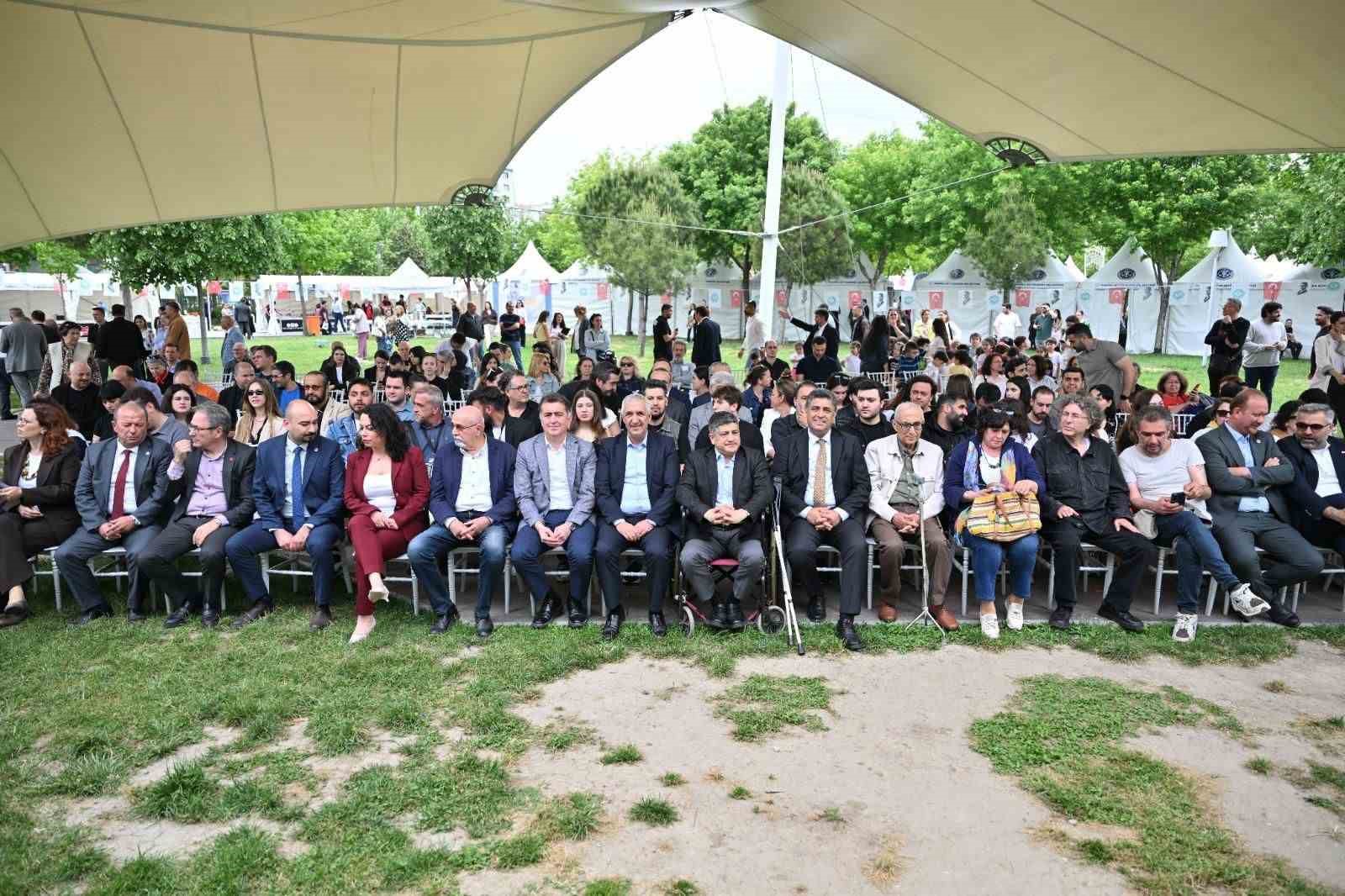 Manisa’da 9. Kitap Fuarı kitapseverlerle buluştu