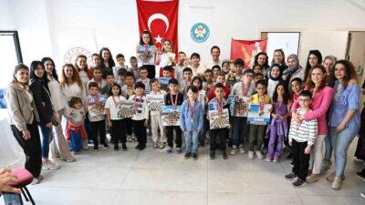Manisa’da düzenlenen satranç turnuvasında yüzlerce